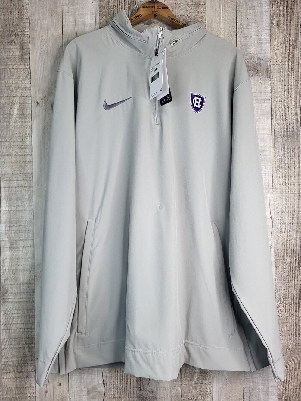 Nike Holy Cross Crusaders Men’s Light Gray Pullover Coaches Jacket Size XL